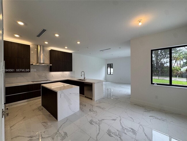 Building Photo - 19749 NE 16th Pl