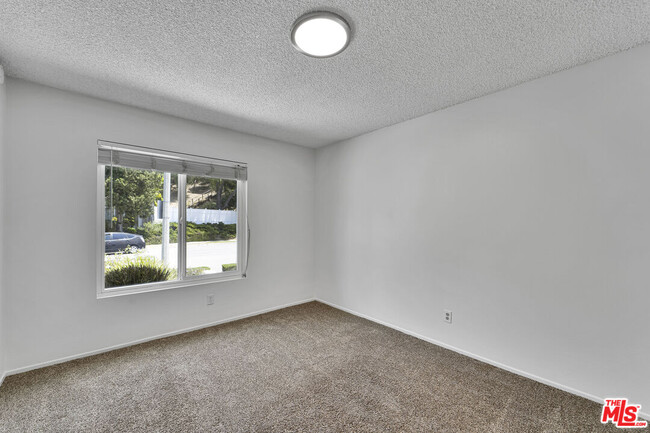 Building Photo - 3107 Hodler Dr
