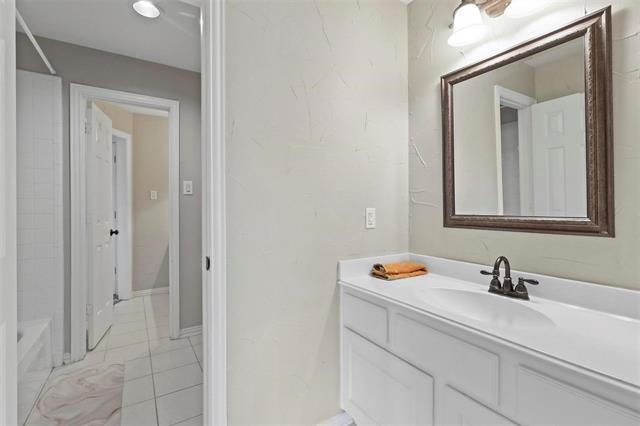 Building Photo - 4313 Oak Knoll Dr