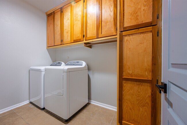 Building Photo - 18318 Canary Bluff Ln