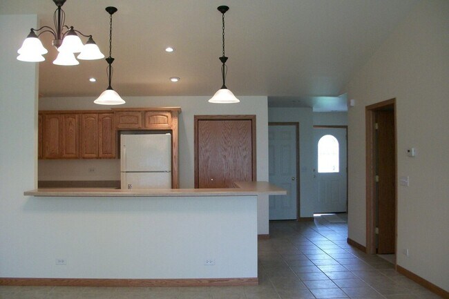 Building Photo - 332 Cassidy Ct