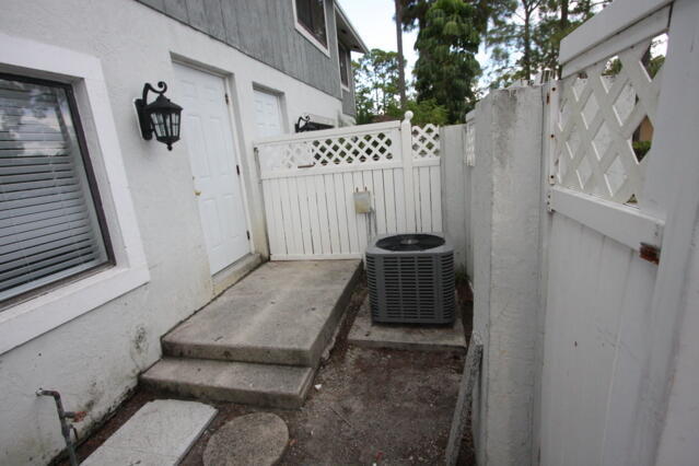 Building Photo - 1143 Goldenrod Rd