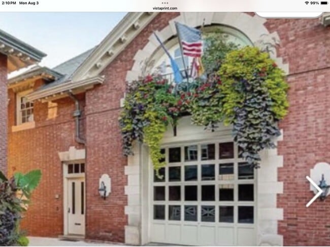 Building Photo - 2221 N Terrace Ave