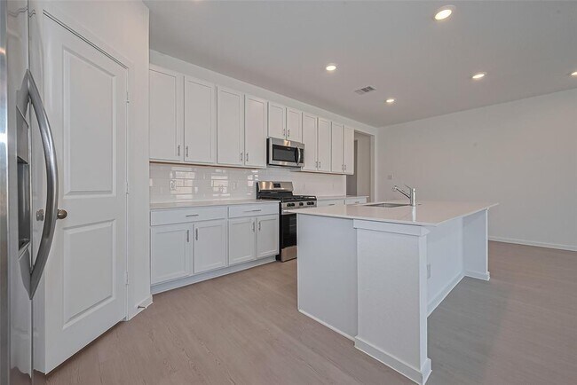 Building Photo - 6822 Harvest Wheat Ln
