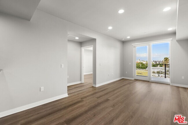 Building Photo - 7428 Santa Monica Blvd