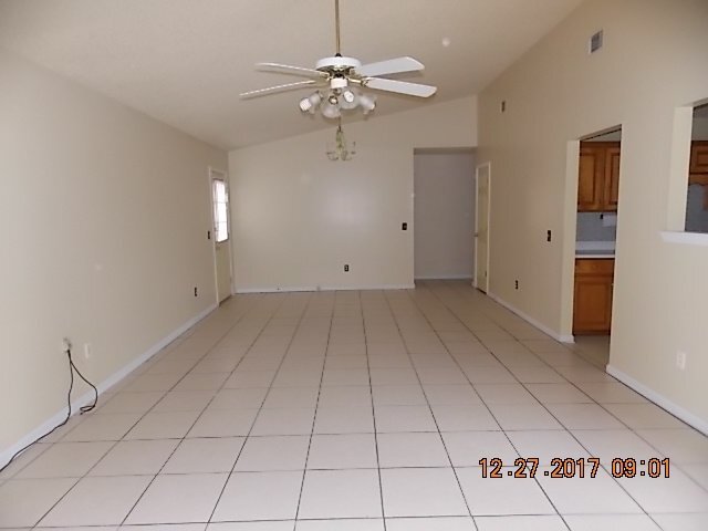 Building Photo - 901 Rice Ct