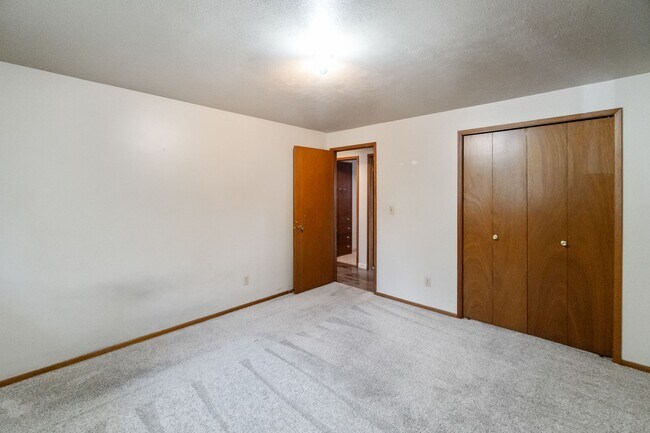 Building Photo - 1422 S Monroe St
