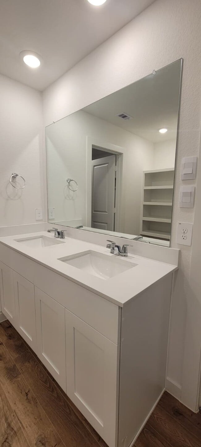 Building Photo - 3566 Blue Mockingbird St