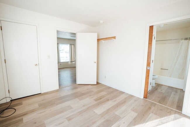 Building Photo - 1983 Sutter Rd