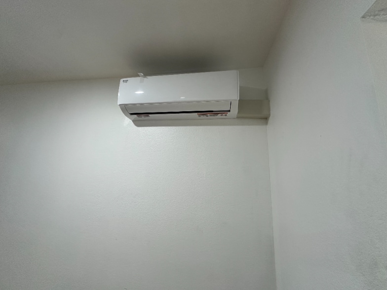 Building Photo - 1078 E White Mountain Blvd