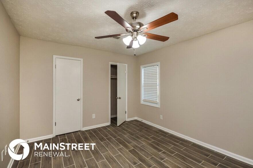 Building Photo - 6096 Creekford Dr