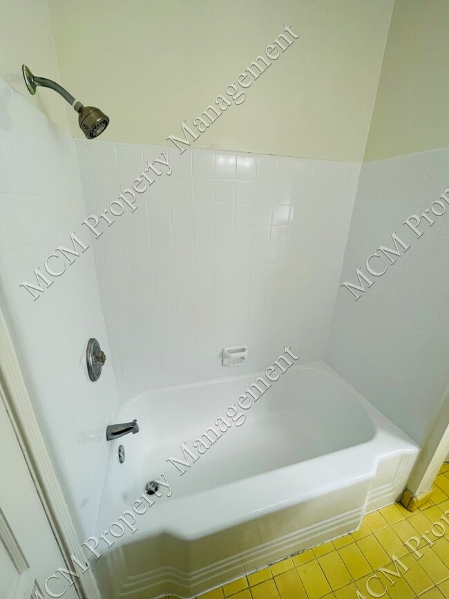 112 - Bathroom 2 - Park Los Feliz