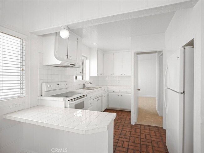 Building Photo - 117 Grand Canal