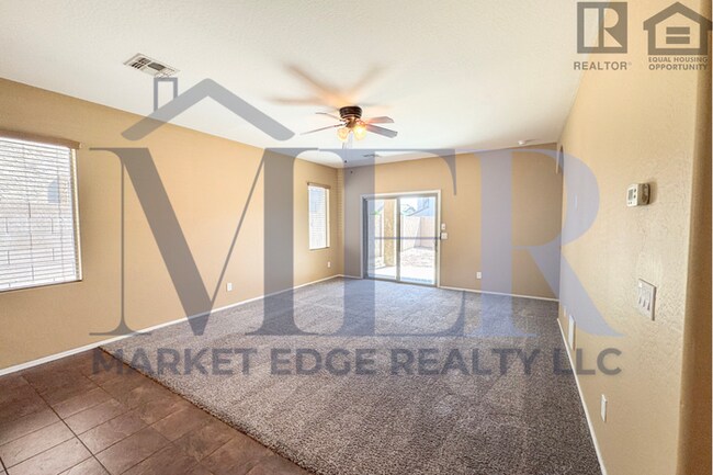 Building Photo - 3Bed/2Bath House in Buckeye! Ready for Immediate Move-In! -- FENCED-IN YARD!