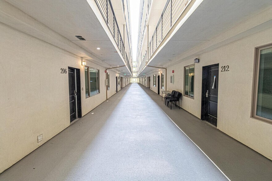 Building Photo - 3672 W Imperial Hwy