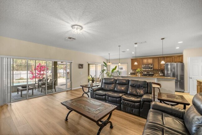 Building Photo - 4123 SW 46th Terrace