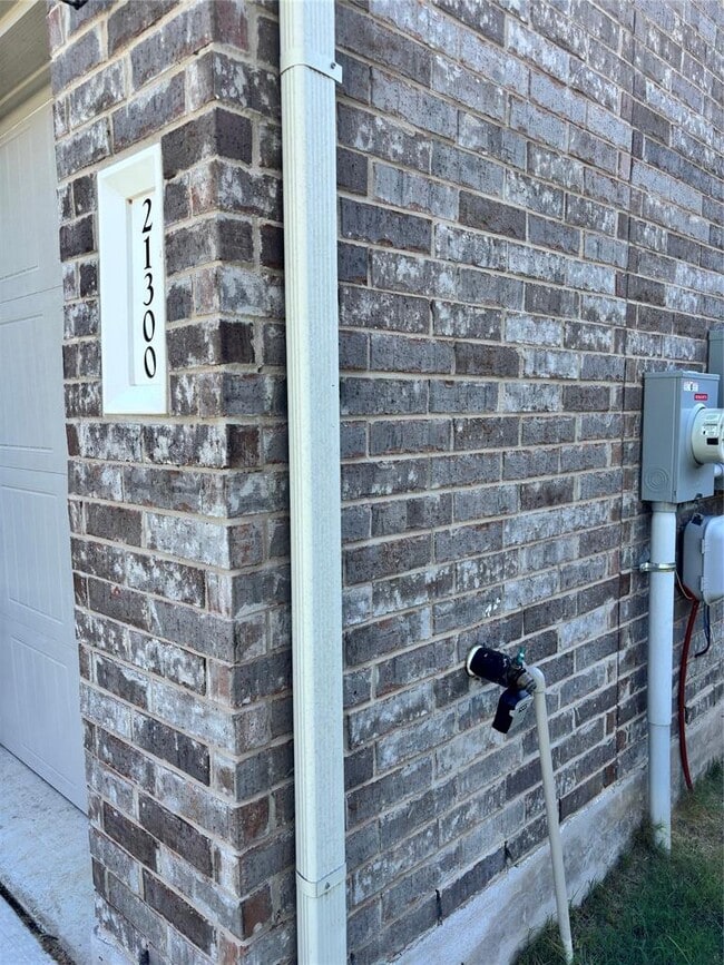 Building Photo - 21300 Bird Wing Dr