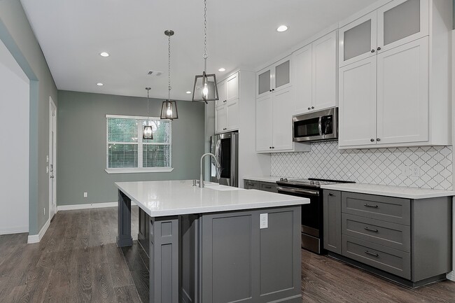 Building Photo - 16407 Wagon Wheel Rd