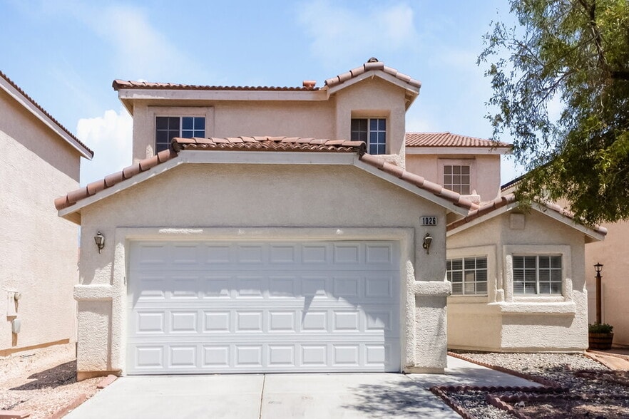 Primary Photo - 1026 Cliffbrook Hedge Ave