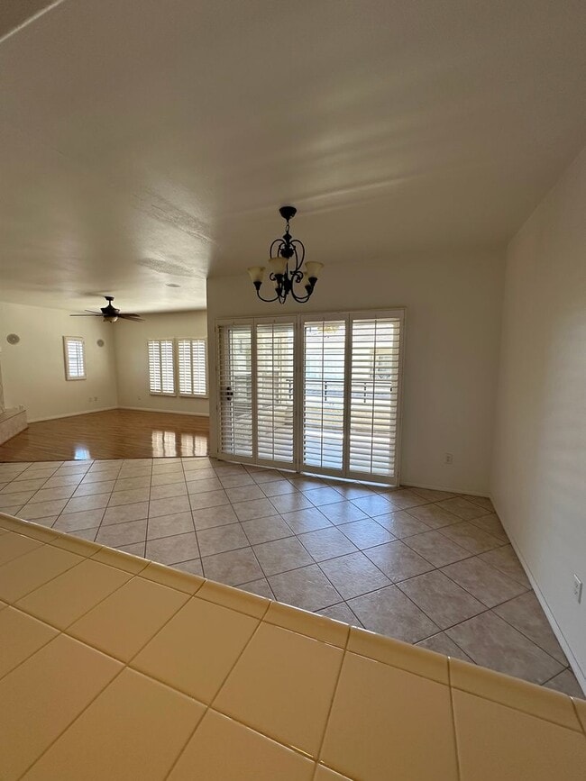 Building Photo - MUST SEE 2 BEDROOM CONDO IN SUMMERLIN!