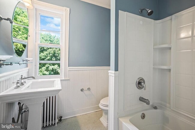 Building Photo - 12 Murray Pl