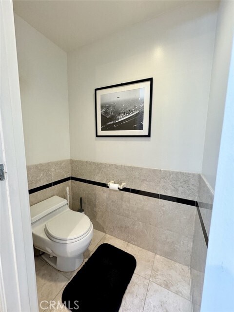 Building Photo - 525 E Seaside Way