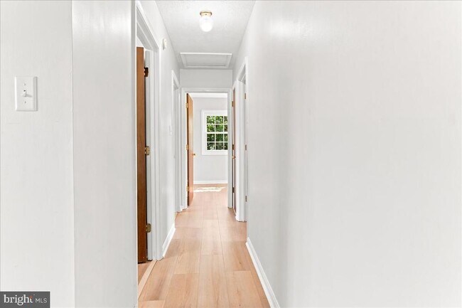 Building Photo - 102 Linwood Ct