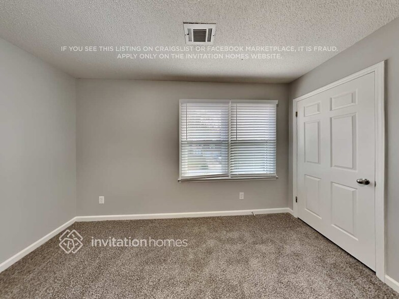 Building Photo - 1547 Golf Link Dr