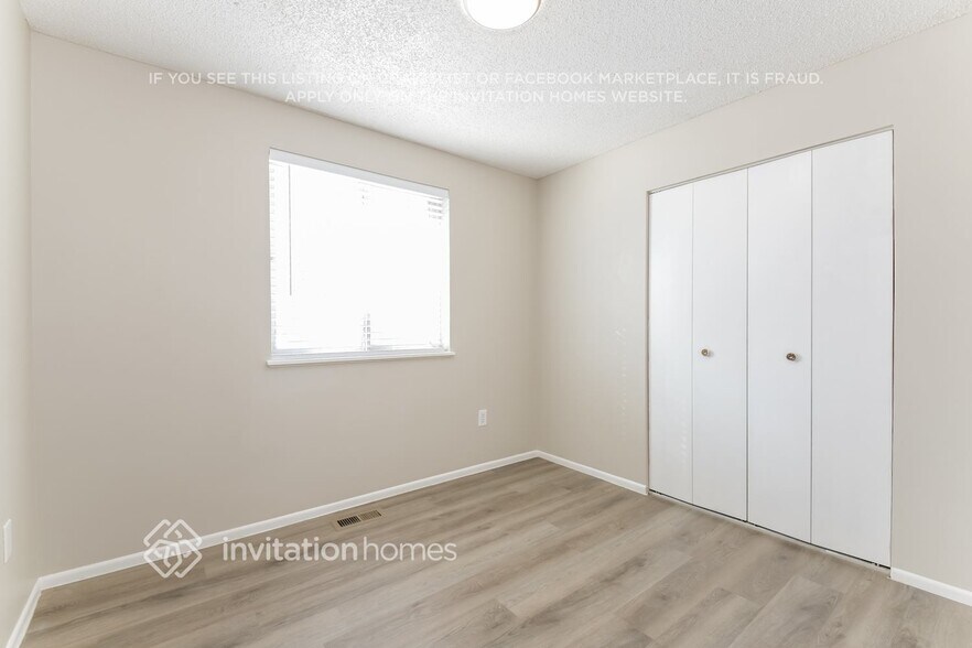 Building Photo - 2852 S Mobile St