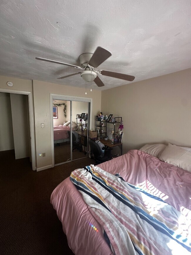 Building Photo - 136 Lorentz St