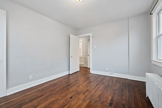 Building Photo - 139 Sumner Ave