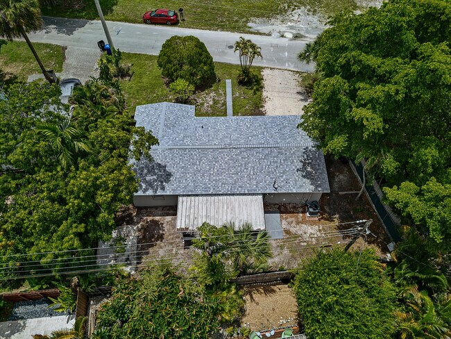 Building Photo - 317 SW 19th St