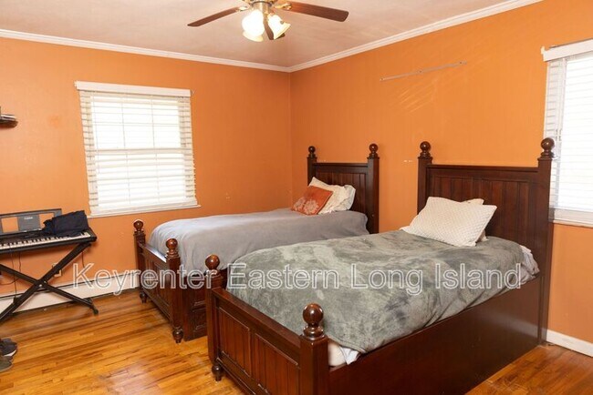 Building Photo - 30 Dumond Pl