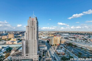 Building Photo - 610 E Market St