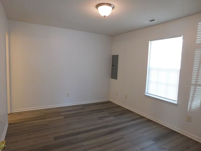 Building Photo - 1338 Hunters Rd