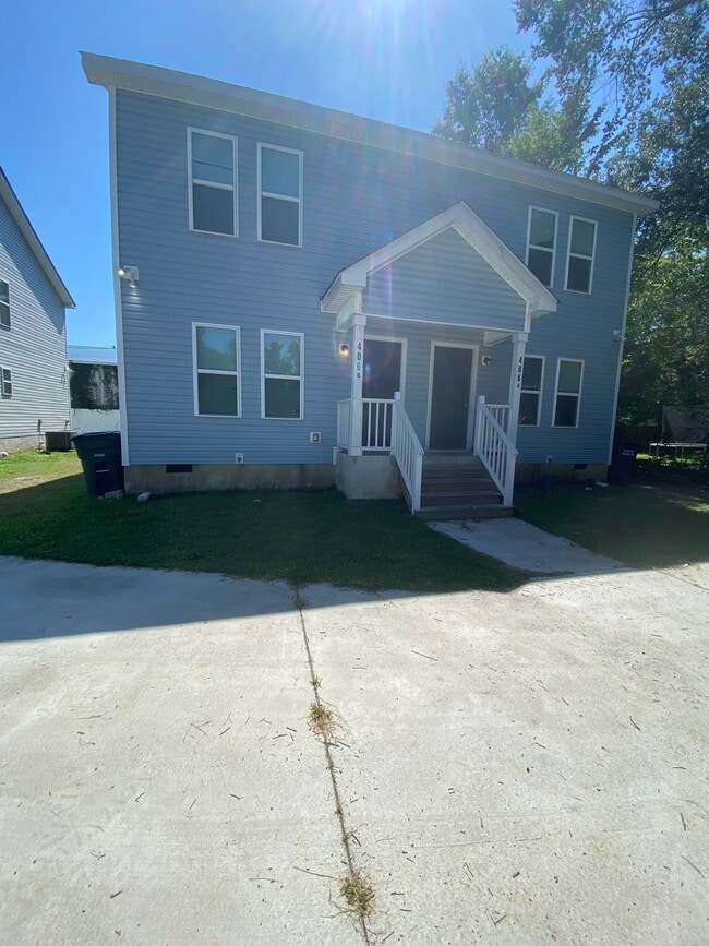 Building Photo - 406 E Waddell St