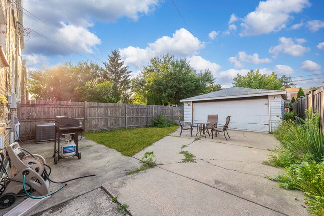 Building Photo - 5170 W 64th Pl