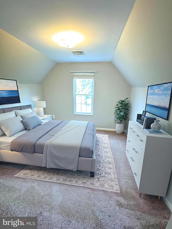 Building Photo - 3063 Schubert Dr