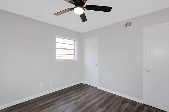 Building Photo - Newly Renovated 4BR/2BA Home with Large Yard + Storage Shed | Flexible Kitchen Island