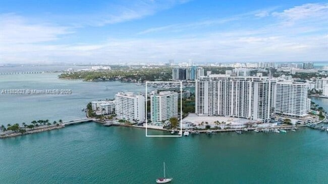 Building Photo - 5 Island Ave