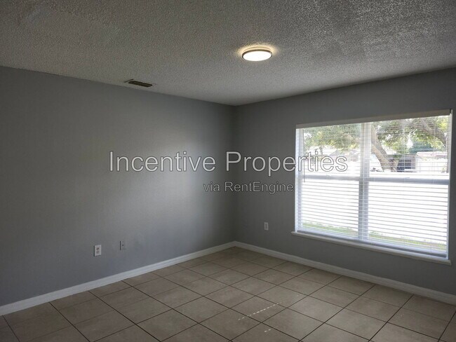 Building Photo - 509 Everest Way