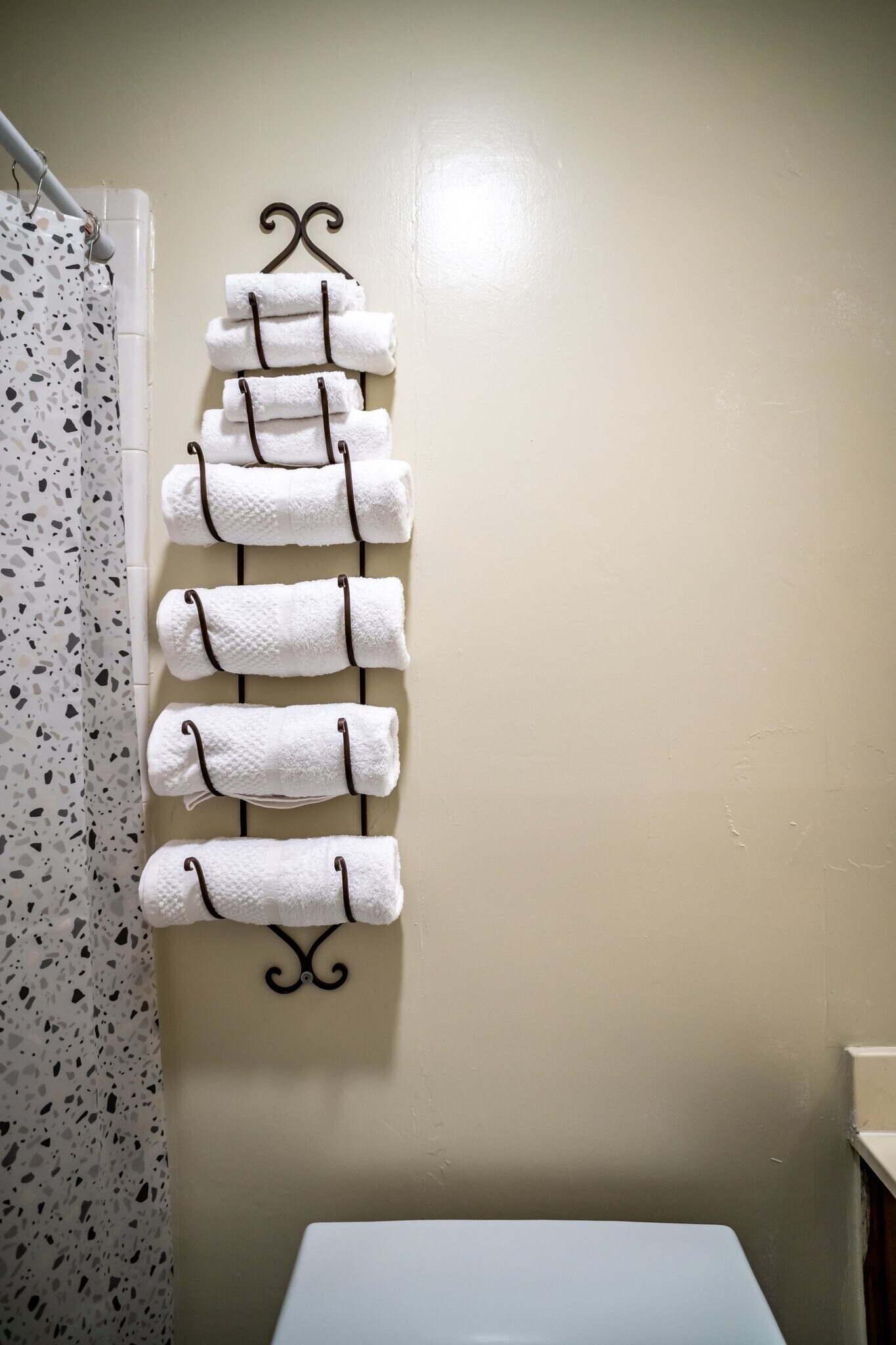 Building Photo - 3706 Bishop Hill Dr