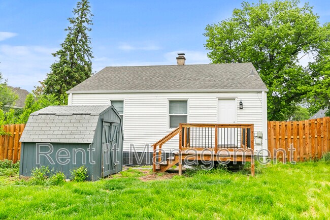 Building Photo - 4841 Pierce St.
