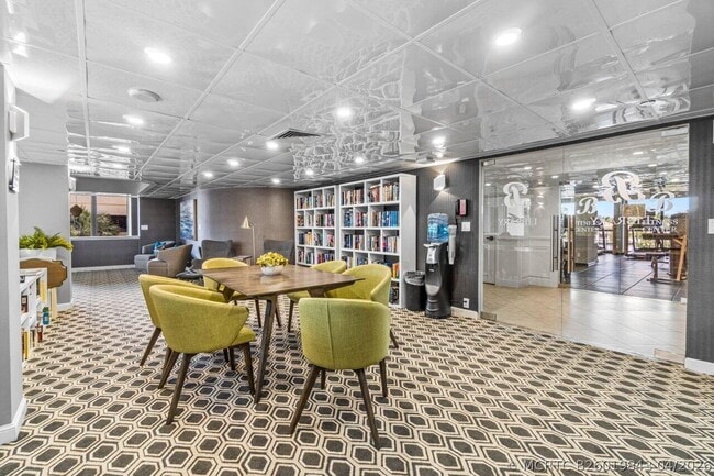 Building Photo - 4740 S Ocean Blvd