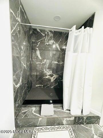 Building Photo - 16 Gerard Pl