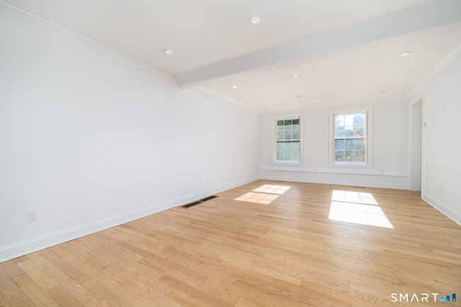 Building Photo - 159 Grove St