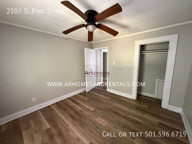 Building Photo - 2107 S Pine St