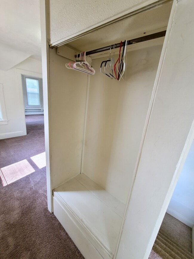 Building Photo - 1217 1/2 E Jackson