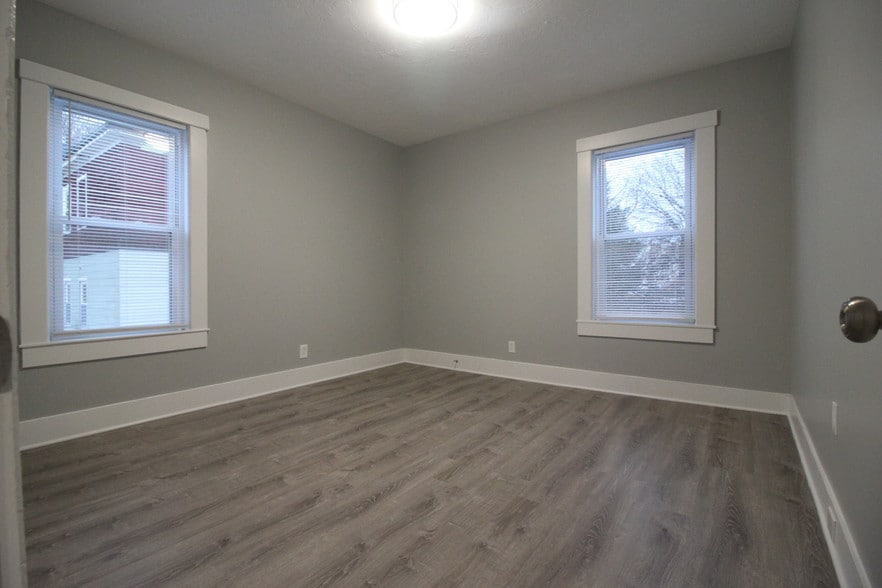 Building Photo - 125 Grove St