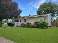 Building Photo - 1903 18th Ave